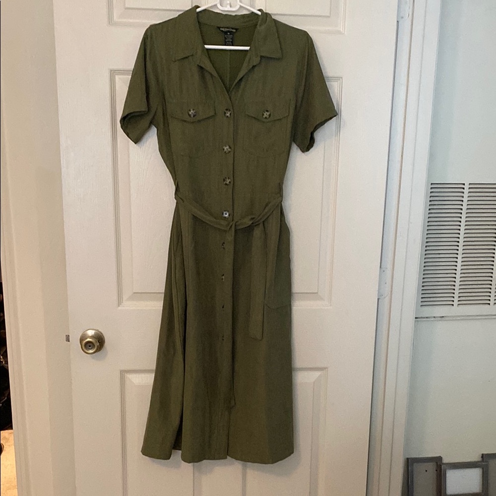 Green Notched Collar Midi Dress